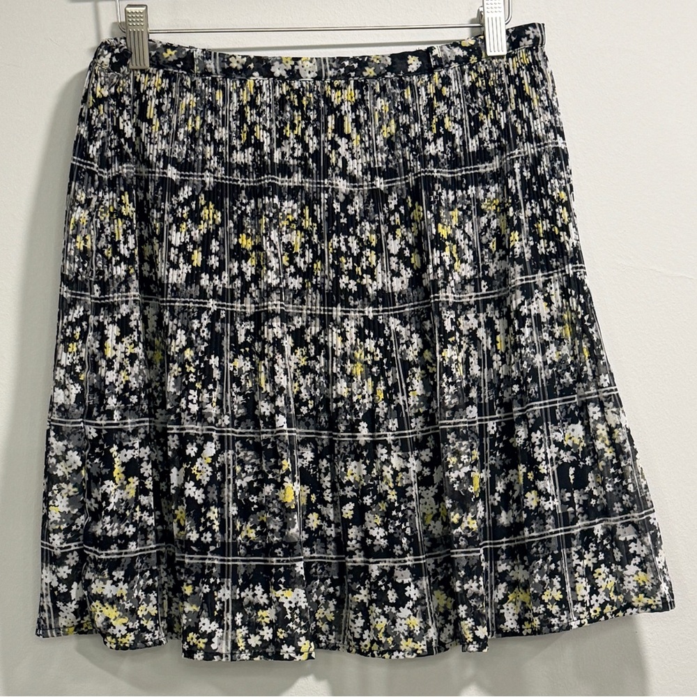 Elle Women's Black and Yellow Floral Chiffon Mini Skirt Size M‎